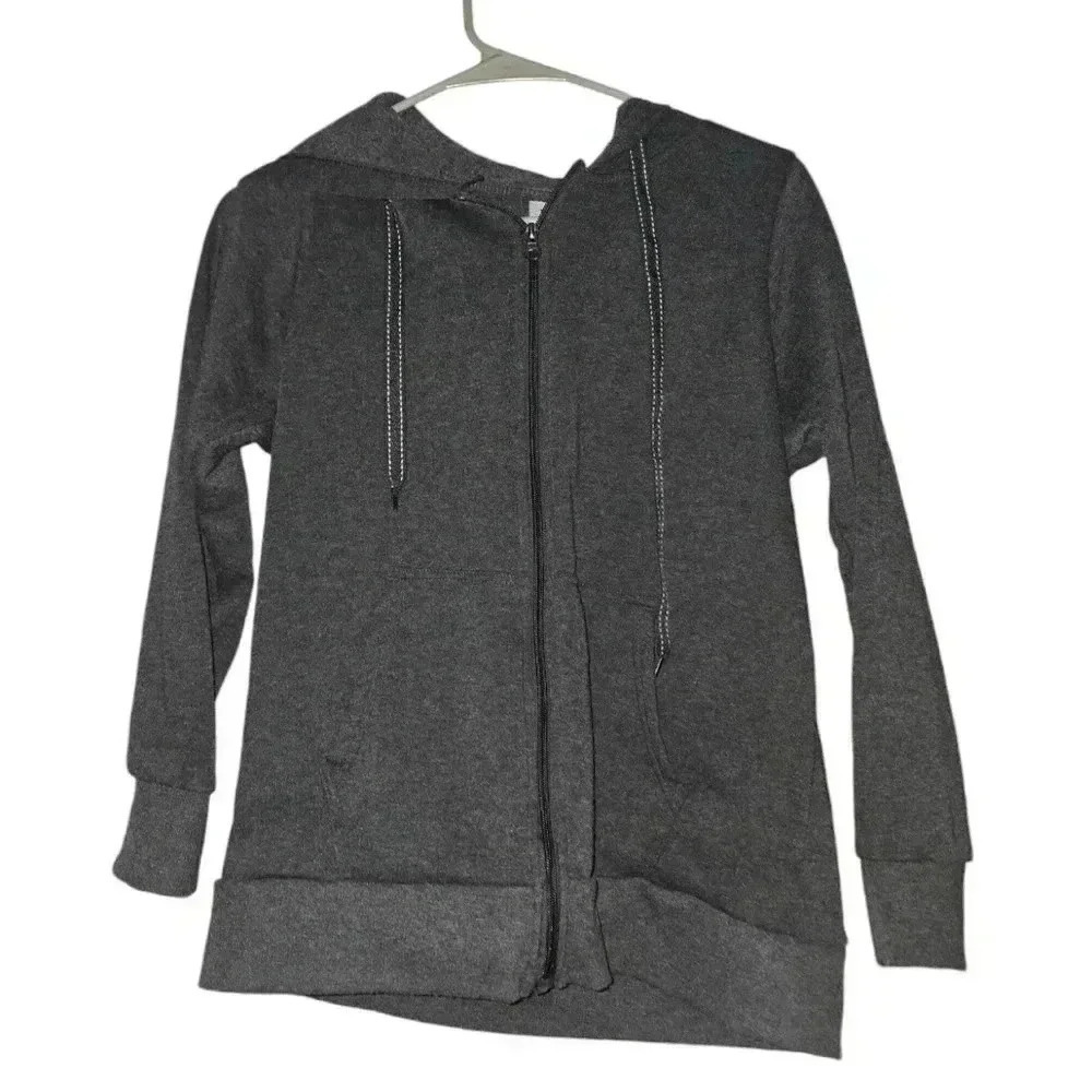 Womens Rag, NWOT size small zip up jacket in excellent condition!!
